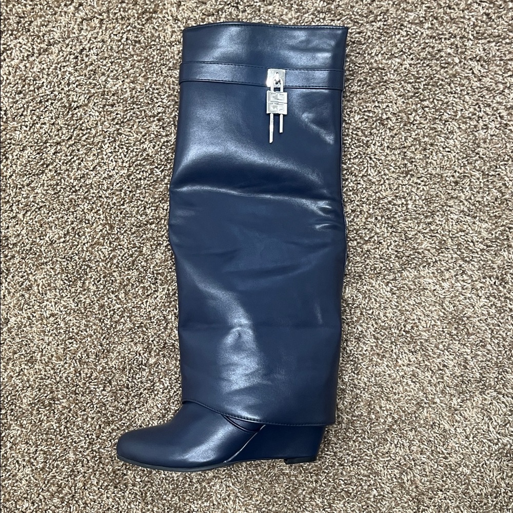 Elegant Navy Leather Boots